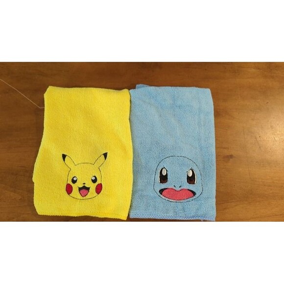 Pokémon embroidered towels Pikachu and Squirtle - Picture 1 of 1